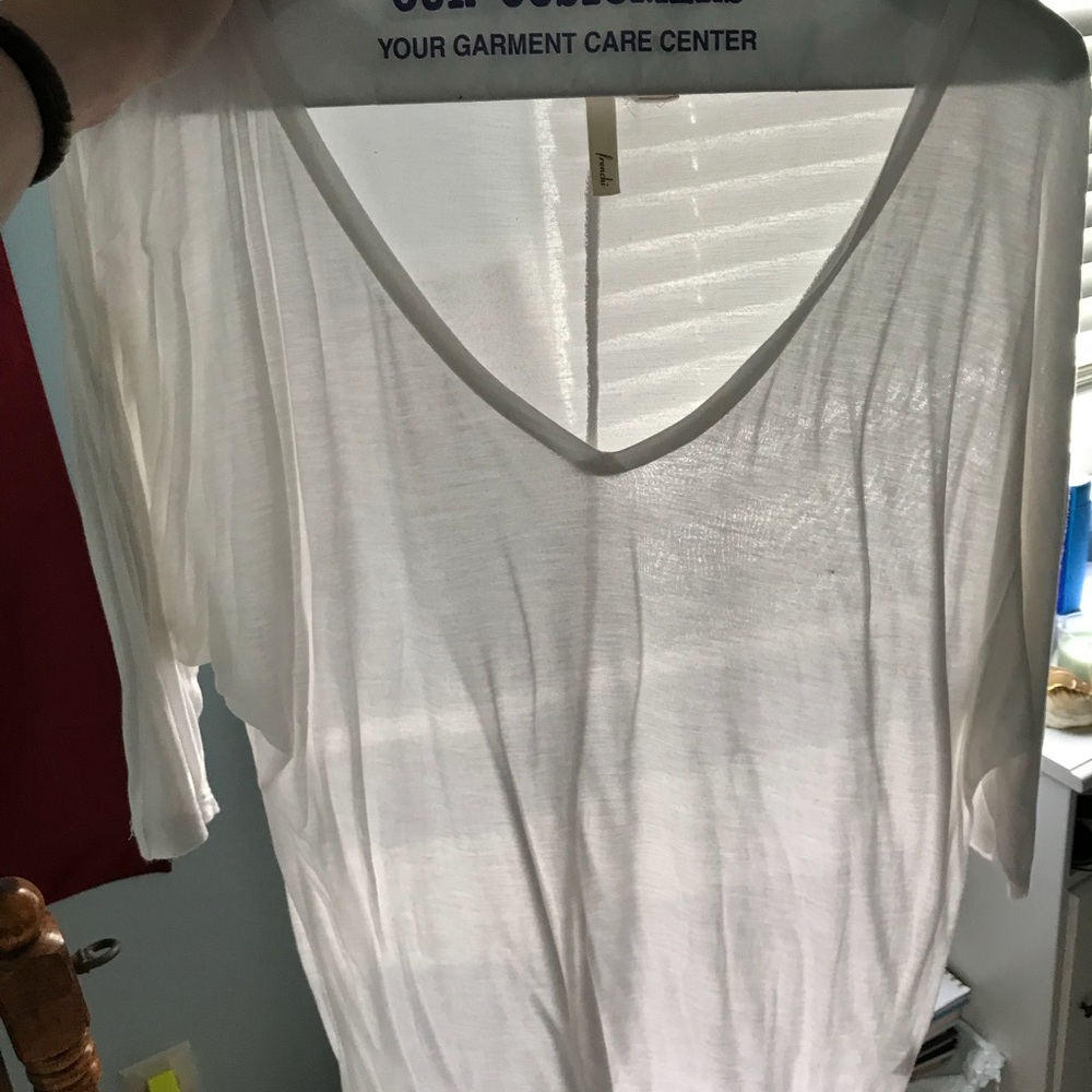 vneck tee